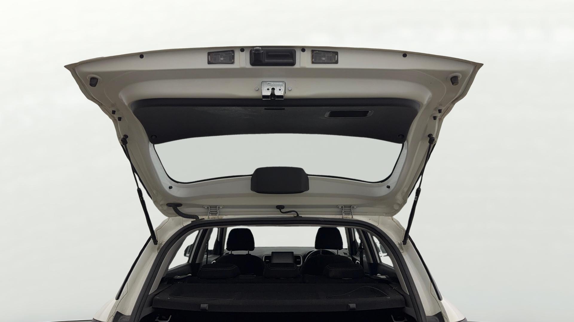 View 2023 Hyundai Venue S (O) 1.0 Turbo Petrol DCT Image 17 Used 2023 Hyundai Venue S (O) 1.0 Turbo Petrol DCT Image 17