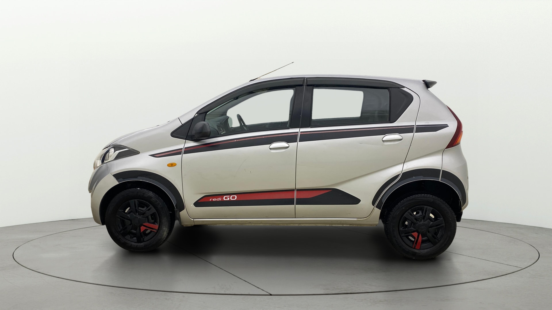 View 2019 Datsun Redi GO T(O) 1.0L- Limited Edition Image 5 Used 2019 Datsun Redi GO T(O) 1.0L- Limited Edition Image 5