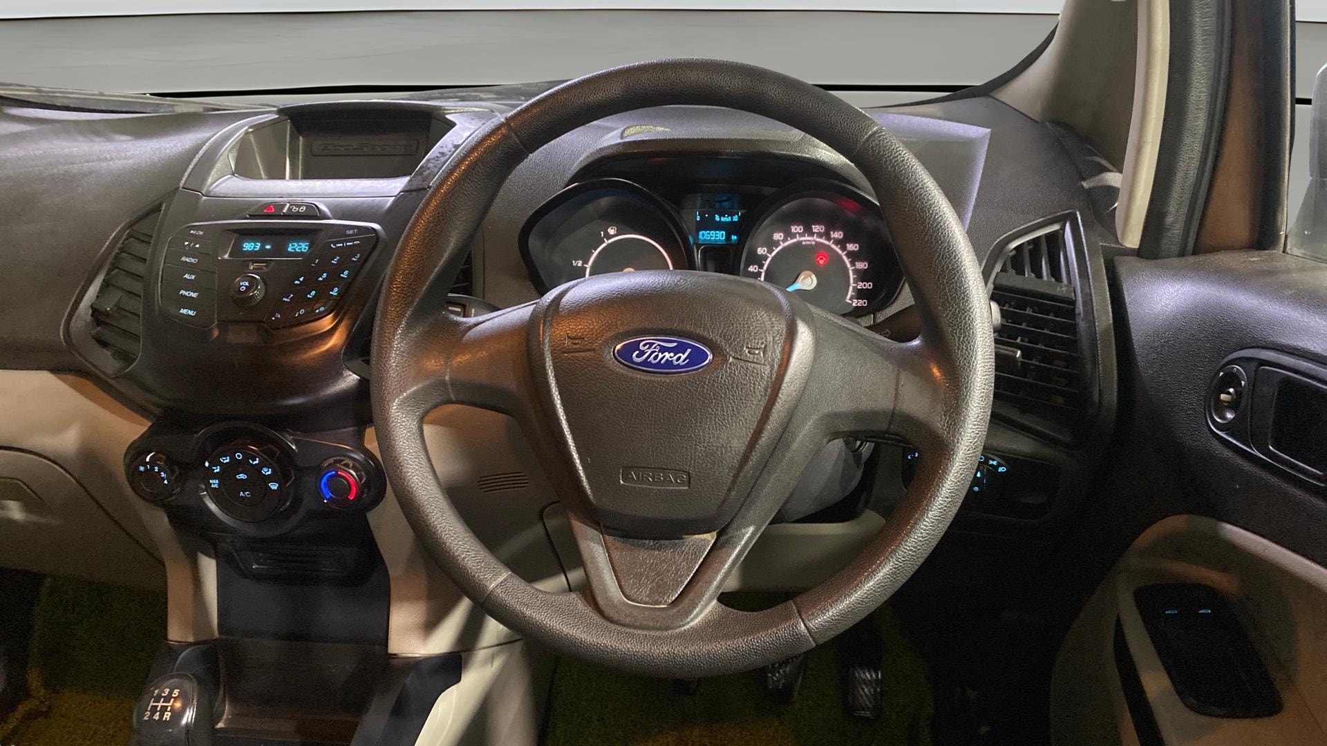 View 2017 Ford EcoSport 1.5 TDCi Diesel Ambiente BS IV Image 20 Used 2017 Ford EcoSport 1.5 TDCi Diesel Ambiente BS IV Image 20