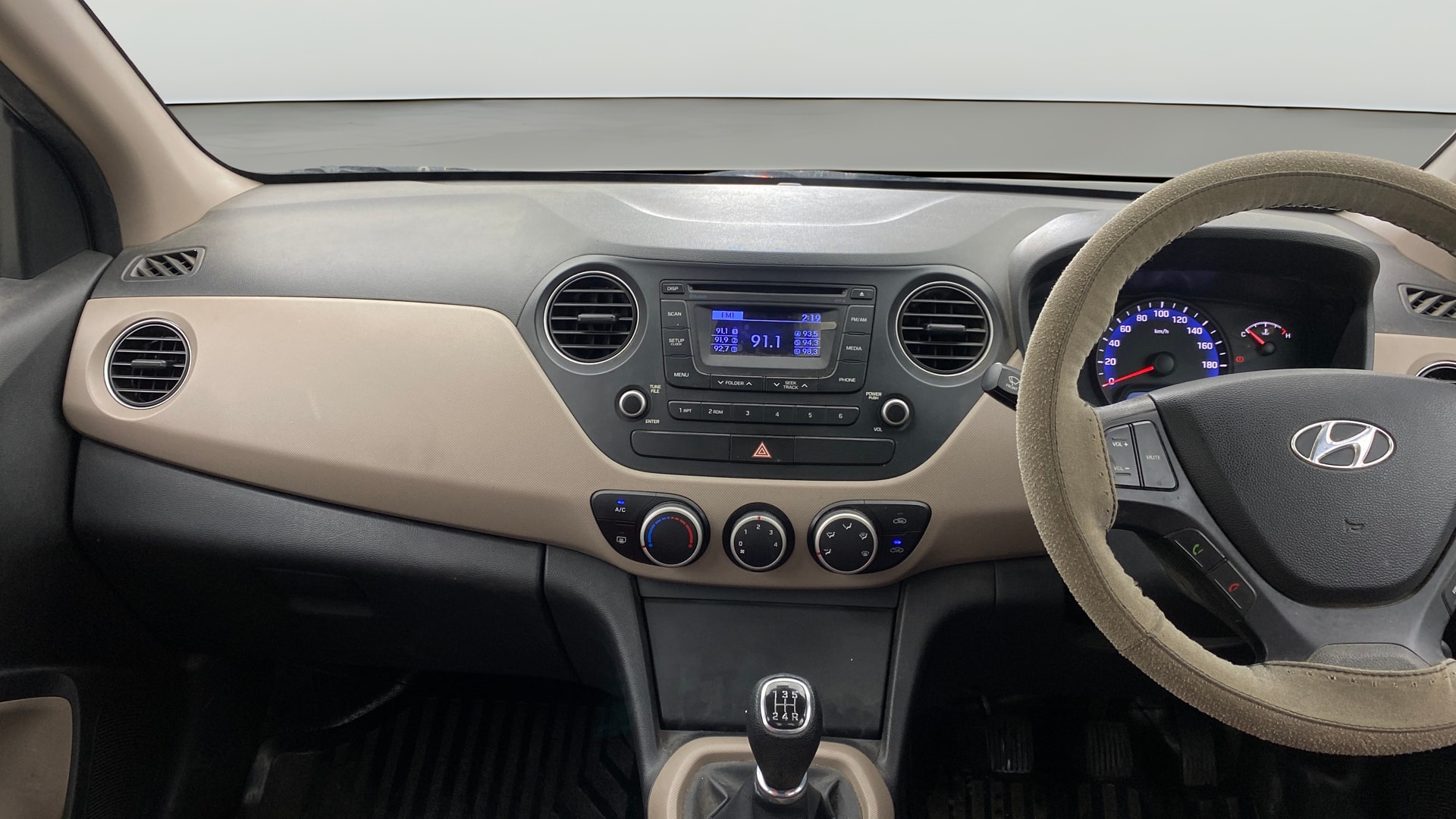 View 2016 Hyundai Xcent S Petrol Image 17 Used 2016 Hyundai Xcent S Petrol Image 17