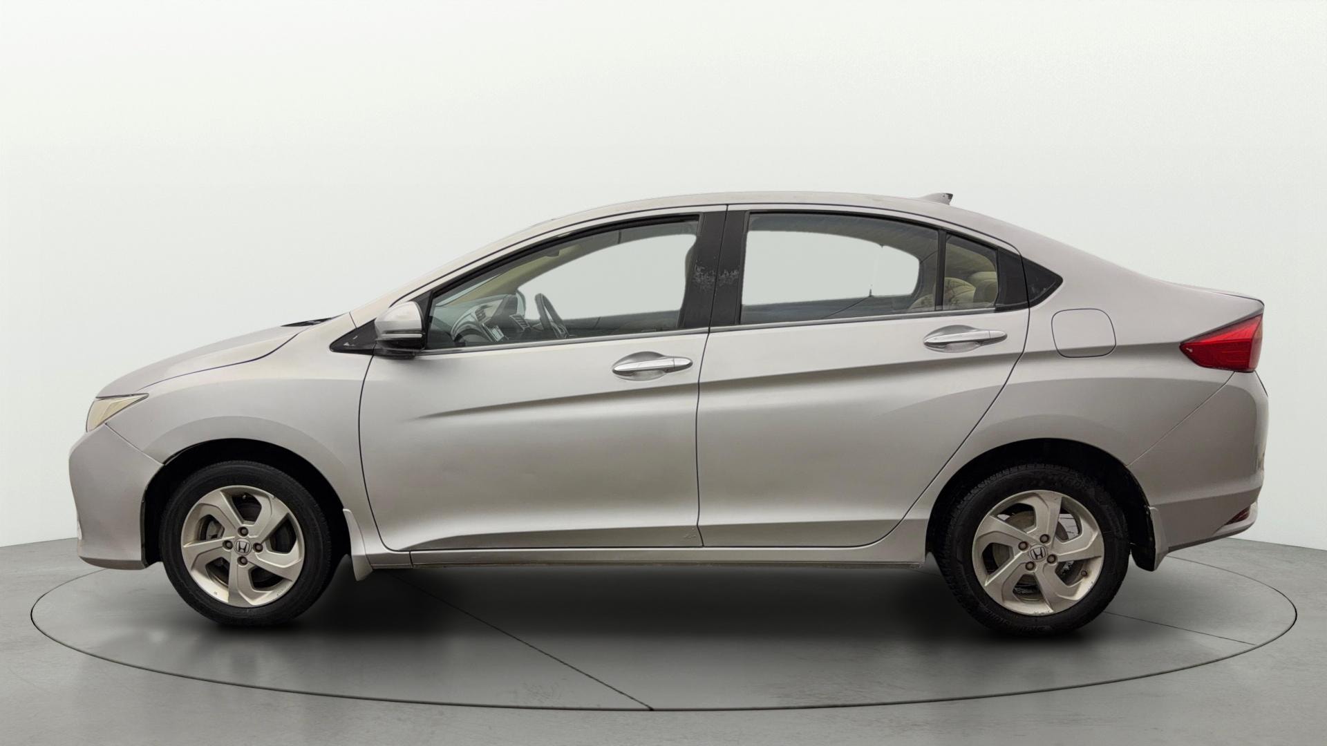 View 2015 Honda City ZX MT Diesel Anniversary Edition Image 26 Used 2015 Honda City ZX MT Diesel Anniversary Edition Image 26