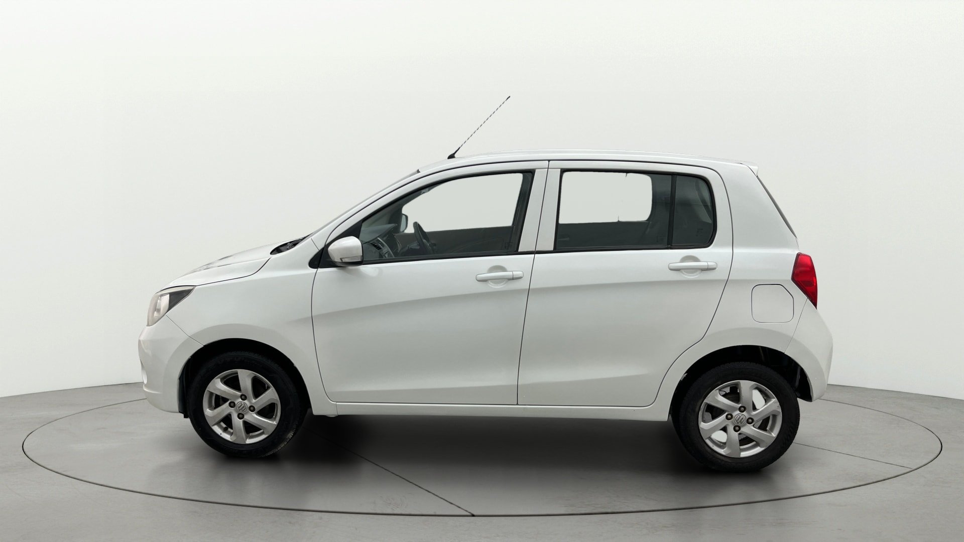 View 2015 Maruti Suzuki 1000 Base Variant Image 5 Used 2015 Maruti Suzuki 1000 Base Variant Image 5