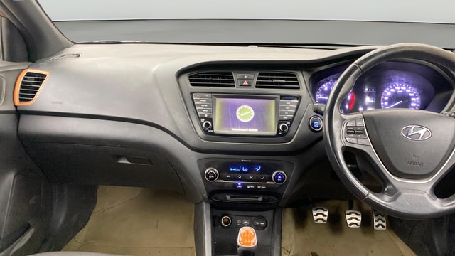 View Hyundai i20 Active Image 17 Used Hyundai i20 Active Image 17