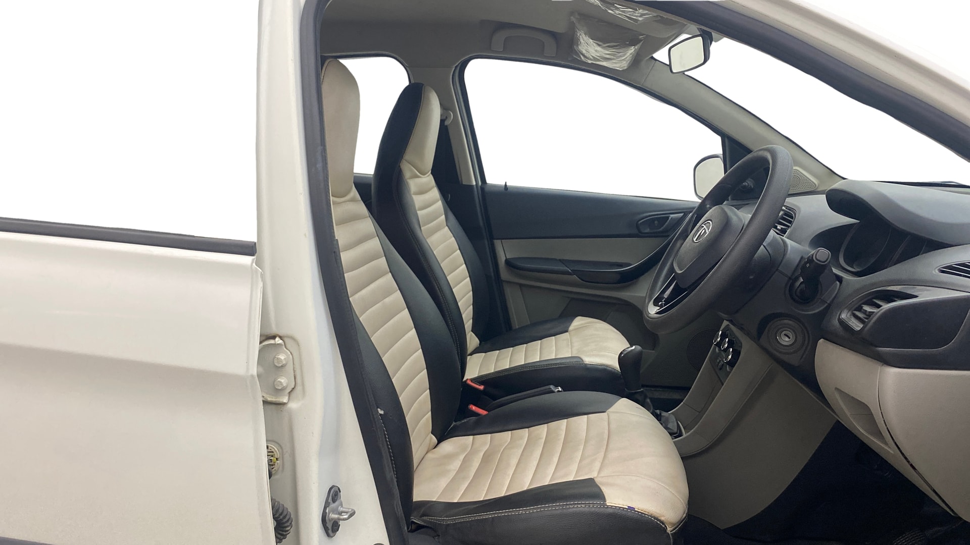 View 2019 Tata Tiago Revotorq XB Image 26 Used 2019 Tata Tiago Revotorq XB Image 26