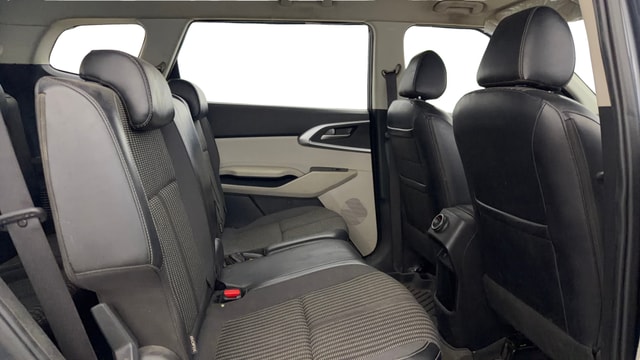 View Kia Carens Image 30 Used Kia Carens Image 30