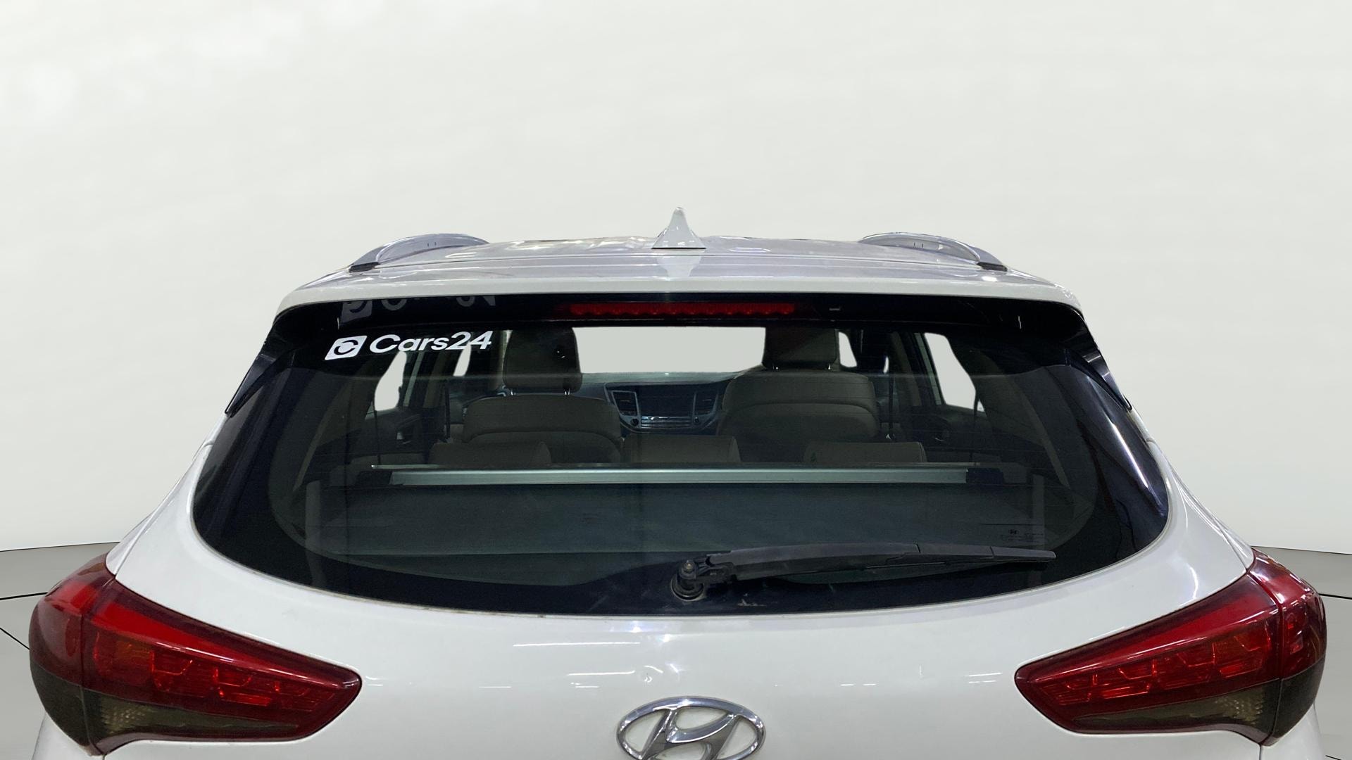 View 2018 Hyundai Tucson R 2.0 6-Speed Automatic GL BS IV Image 4 Used 2018 Hyundai Tucson R 2.0 6-Speed Automatic GL BS IV Image 4