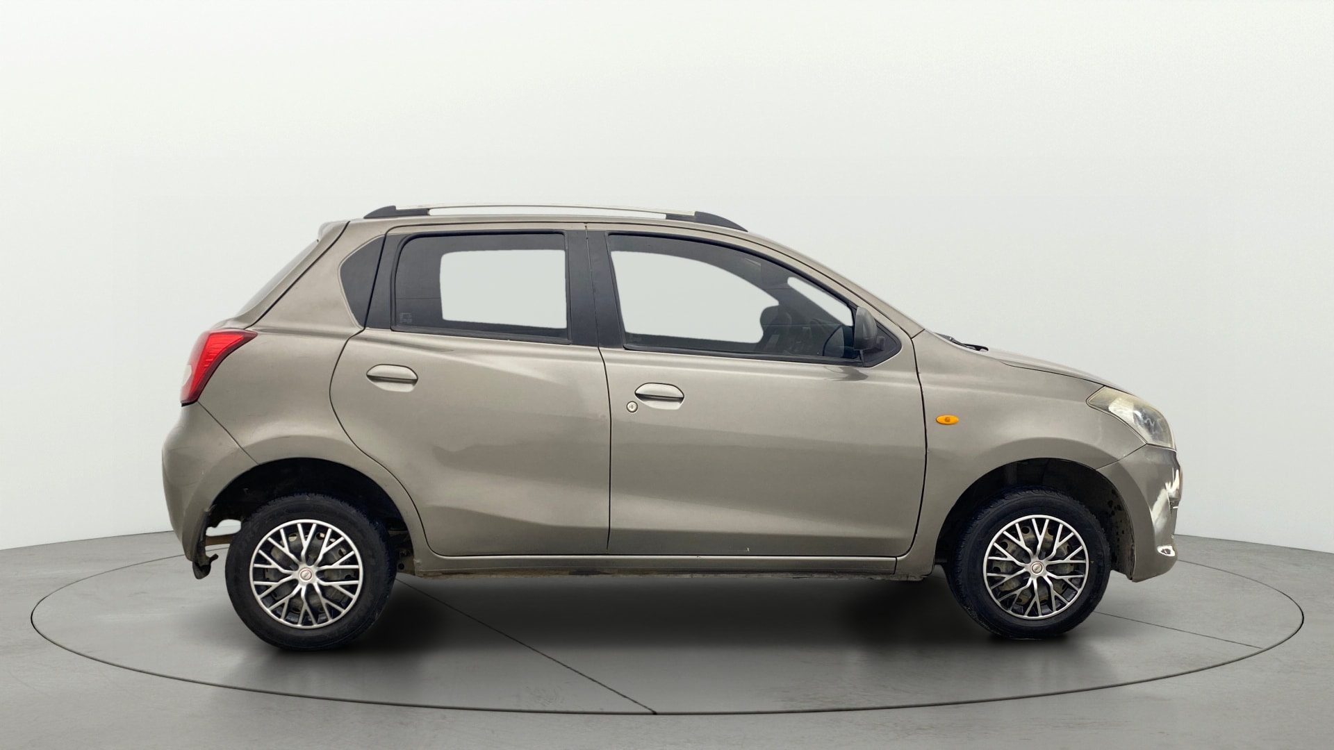 View 2016 Datsun Go T Image 8 Used 2016 Datsun Go T Image 8