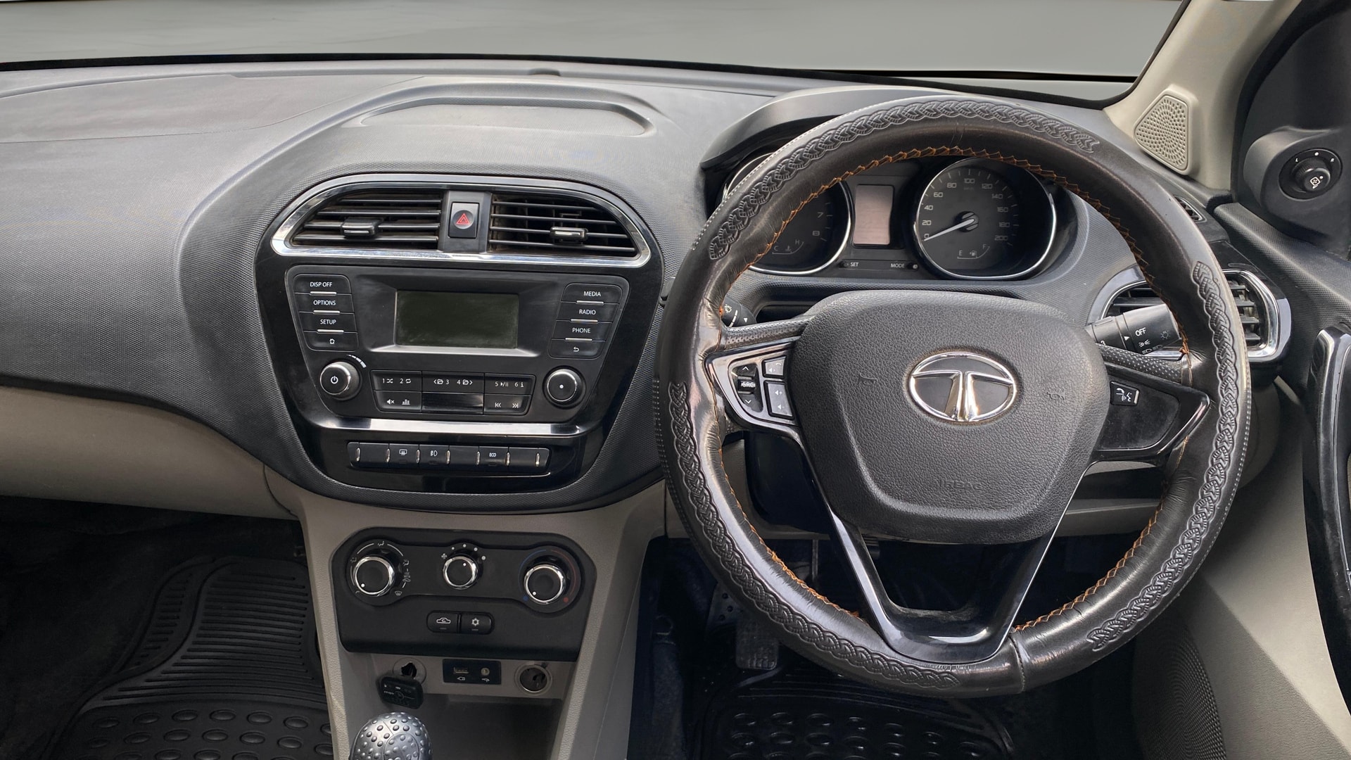 View 2018 Tata Tiago Revotorq XB Image 20 Used 2018 Tata Tiago Revotorq XB Image 20