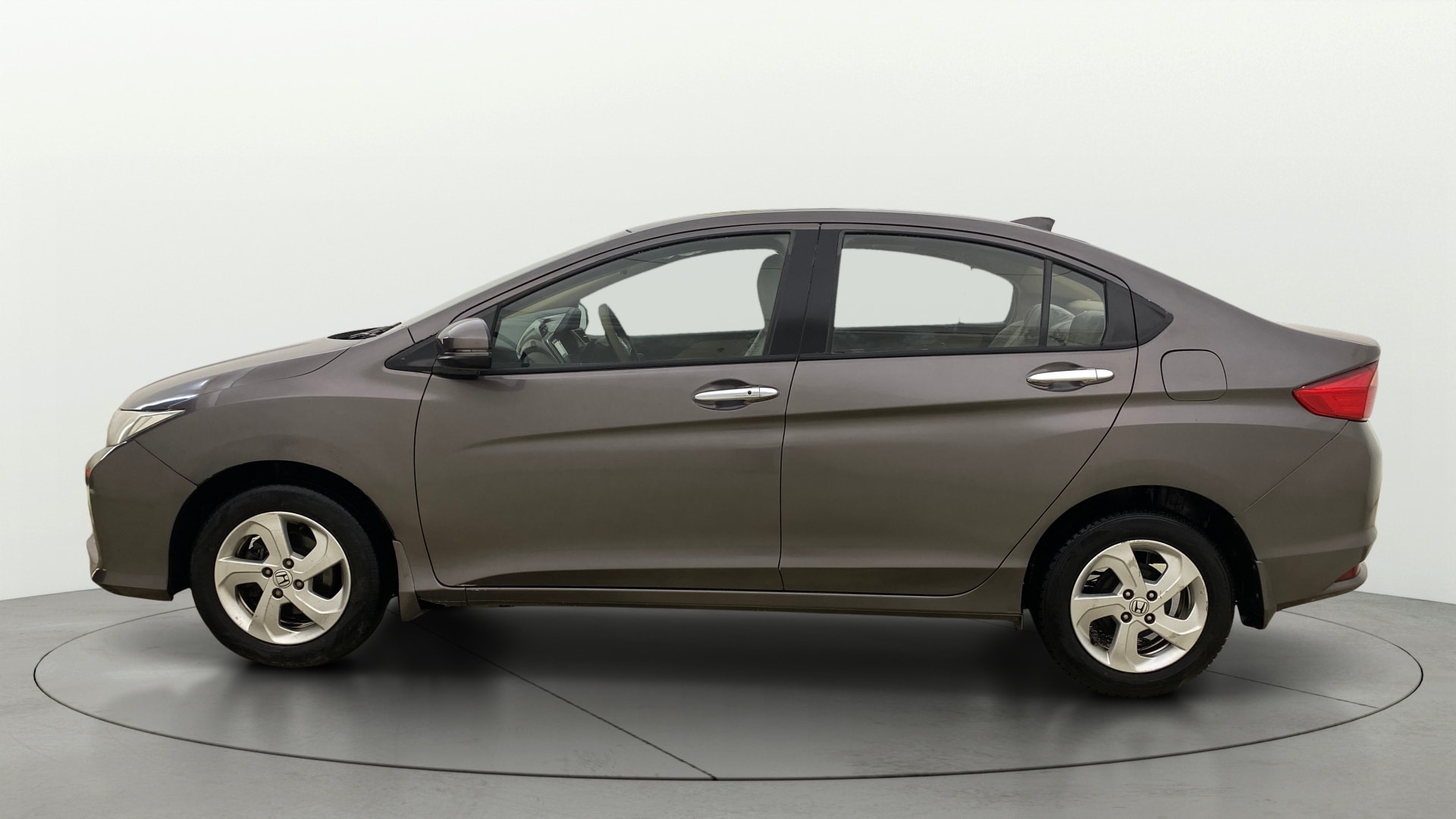 View 2015 Honda City ZX MT Diesel Anniversary Edition Image 26 Used 2015 Honda City ZX MT Diesel Anniversary Edition Image 26