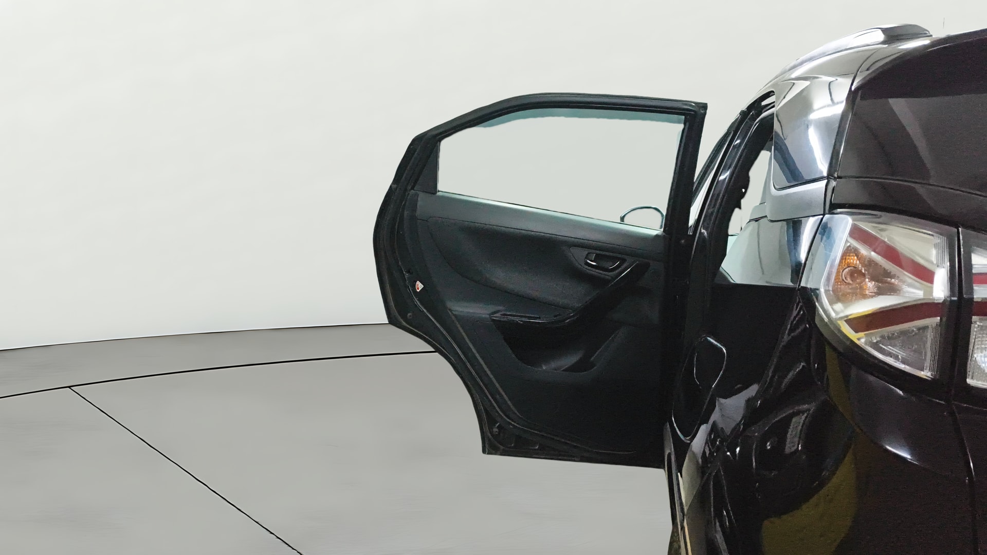 View 2023 Tata Nexon Revotron XE Image 15 Used 2023 Tata Nexon Revotron XE Image 15