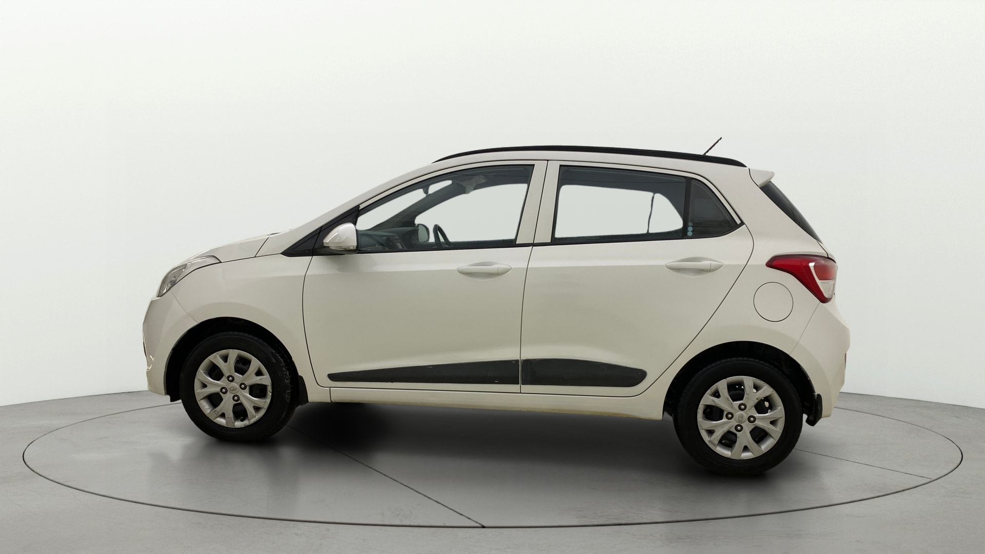 View 2015 Hyundai Grand i10 Sportz 1.2 Kappa Image 24 Used 2015 Hyundai Grand i10 Sportz 1.2 Kappa Image 24