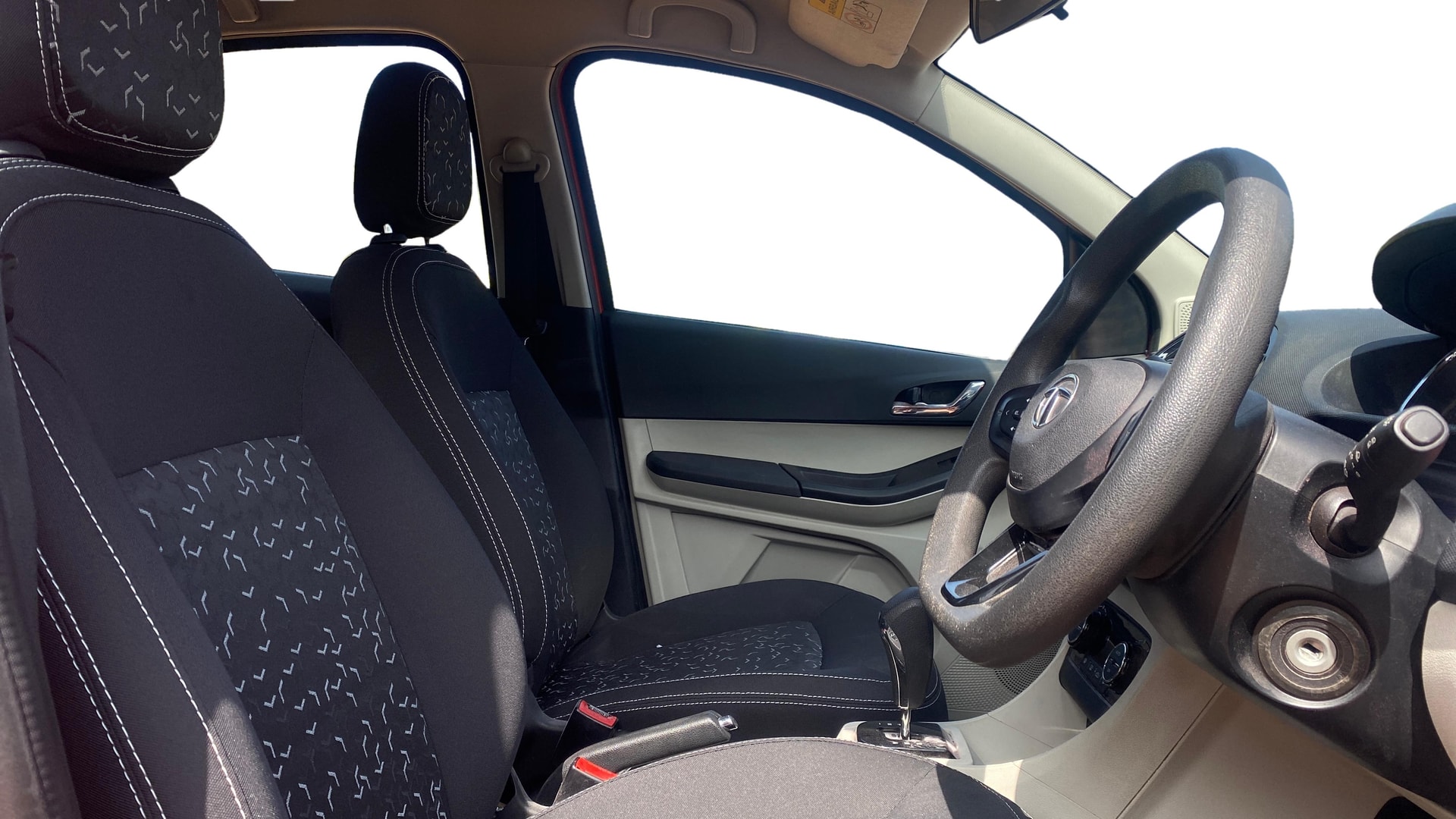 View 2022 Tata Tiago Revotorq XB Image 26 Used 2022 Tata Tiago Revotorq XB Image 26