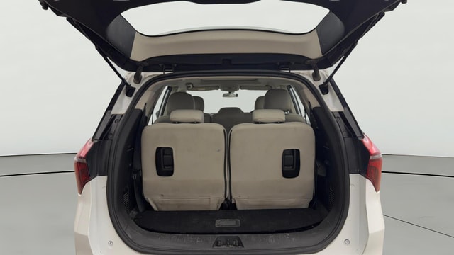 View Mahindra XUV700 Image 41 Used Mahindra XUV700 Image 41