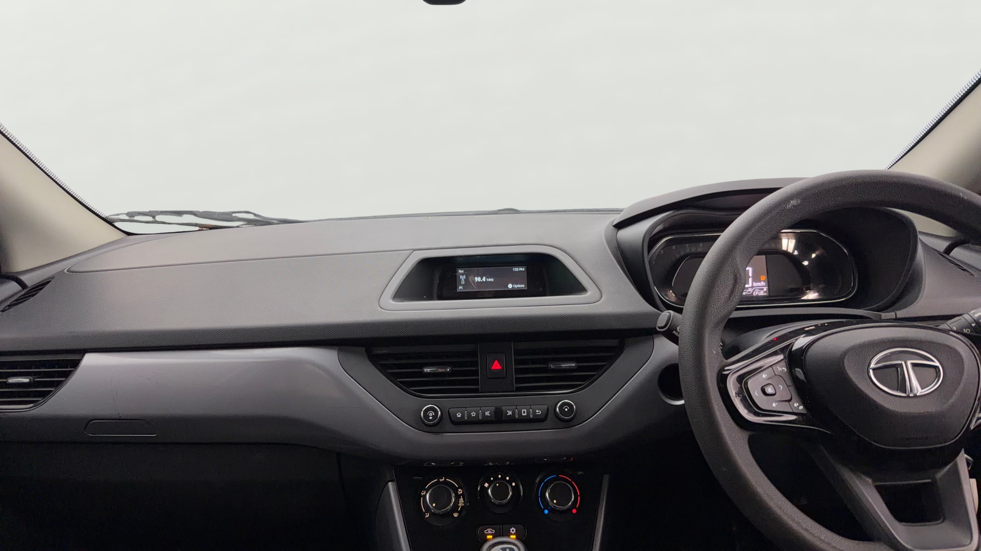 View 2021 Tata Nexon Revotron XE Image 17 Used 2021 Tata Nexon Revotron XE Image 17