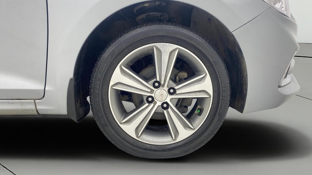 View Hyundai Verna Image 42 Used Hyundai Verna Image 42