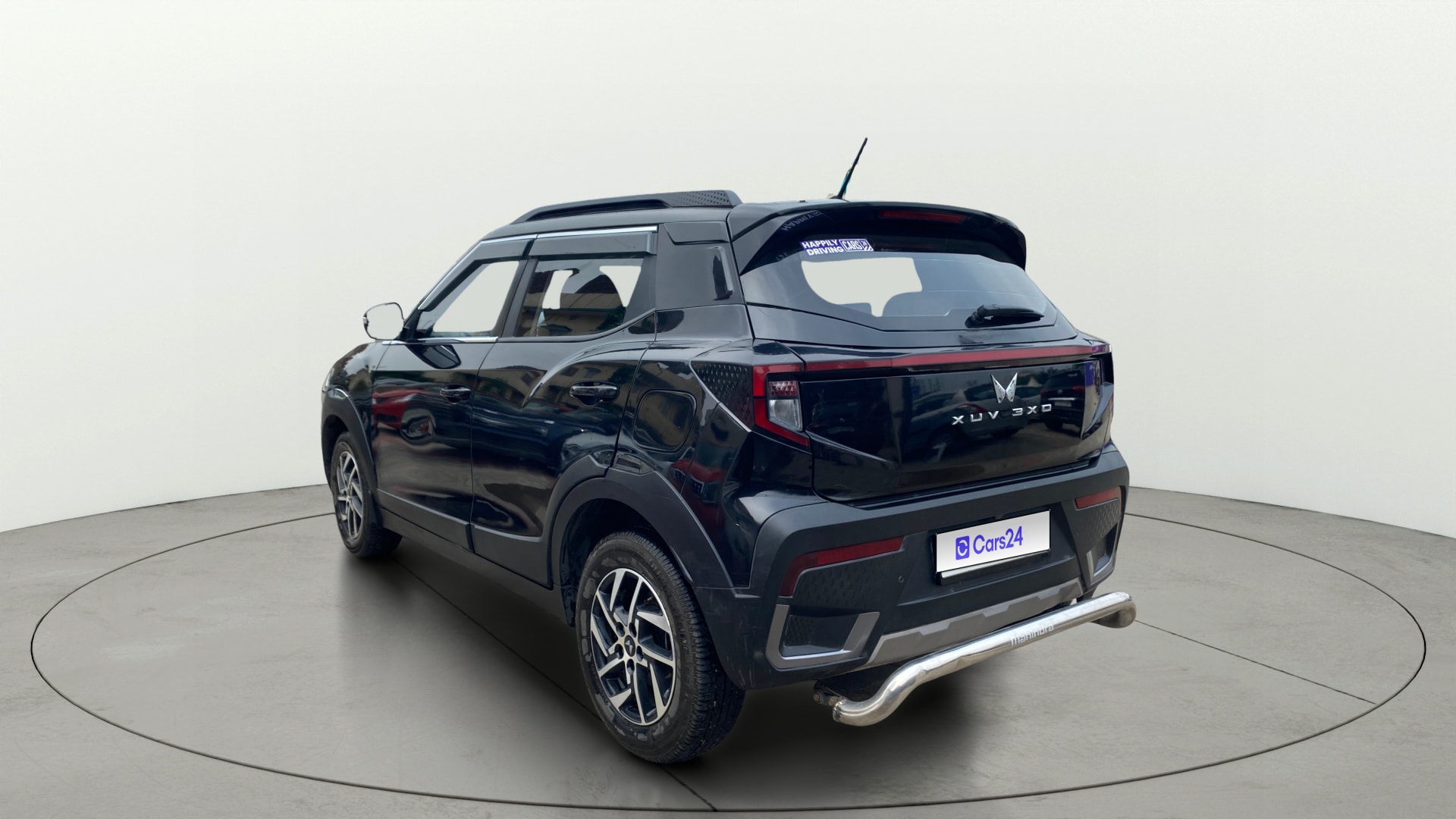 View 2024 Mahindra XUV 3XO AX5 1.2 L TCMPFi Image 2 Used 2024 Mahindra XUV 3XO AX5 1.2 L TCMPFi Image 2