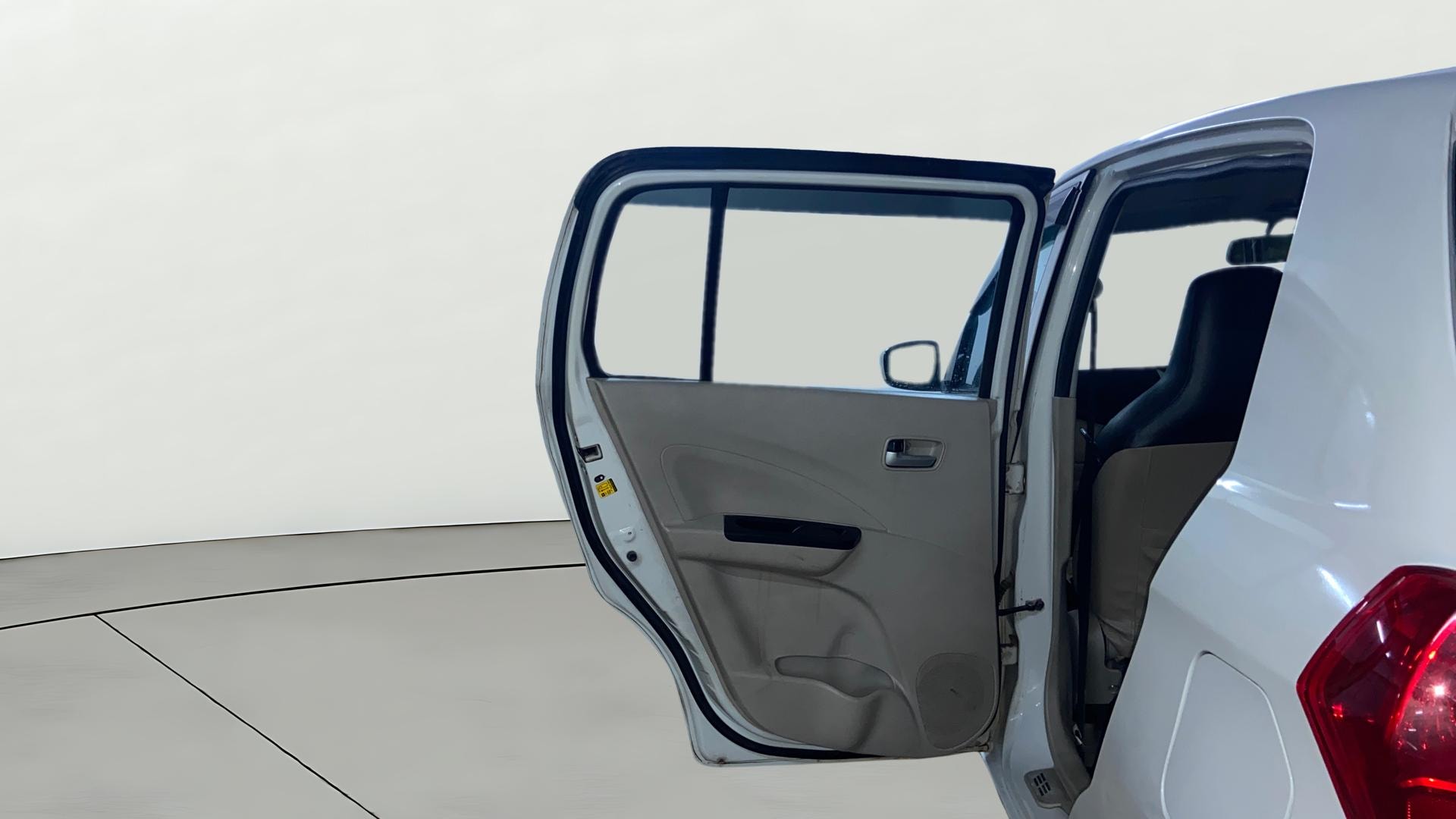 View 2019 Maruti Suzuki 1000 Base Variant Image 14 Used 2019 Maruti Suzuki 1000 Base Variant Image 14