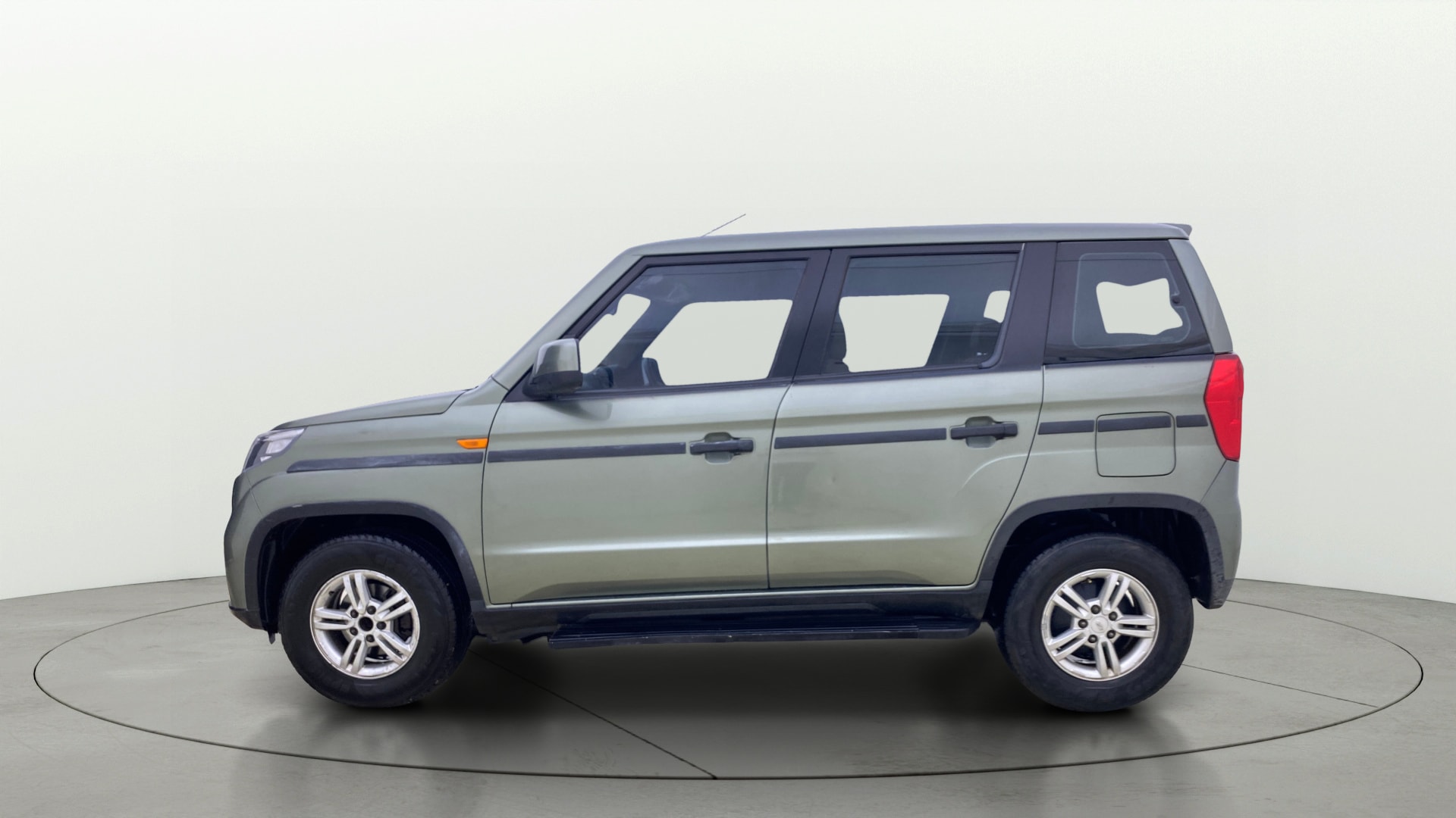 View 2021 Mahindra Bolero Neo N10 (R) Image 6 Used 2021 Mahindra Bolero Neo N10 (R) Image 6