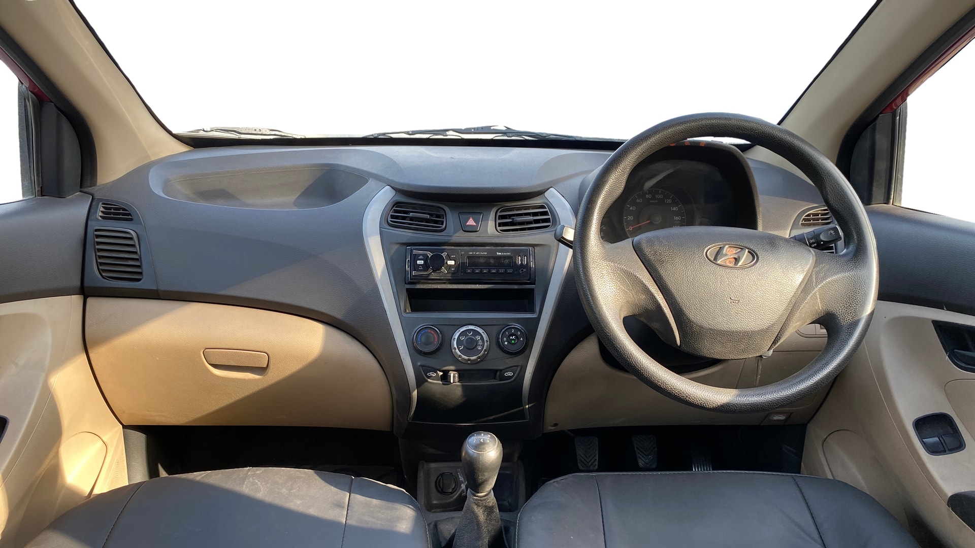View 2016 Hyundai EON Era Plus Image 15 Used 2016 Hyundai EON Era Plus Image 15