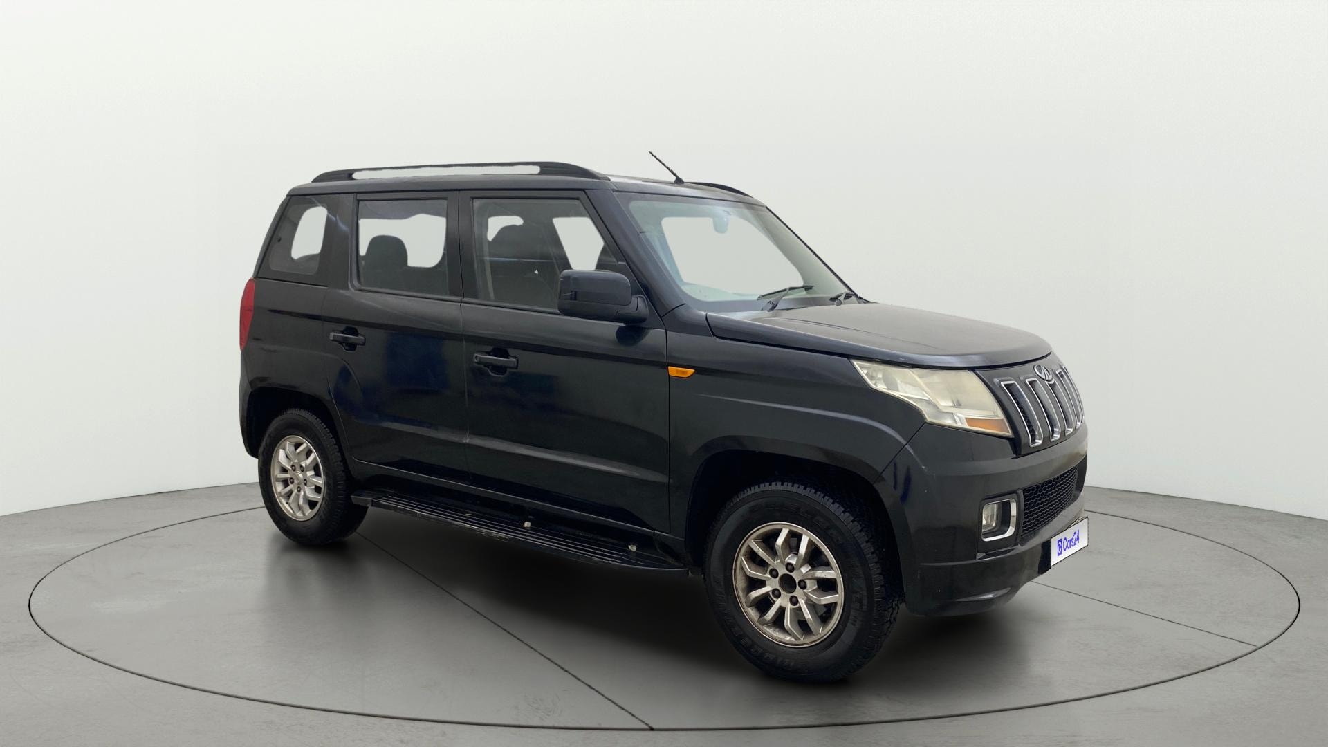 View 2017 Mahindra TUV300 T8 Image 22 Used 2017 Mahindra TUV300 T8 Image 22
