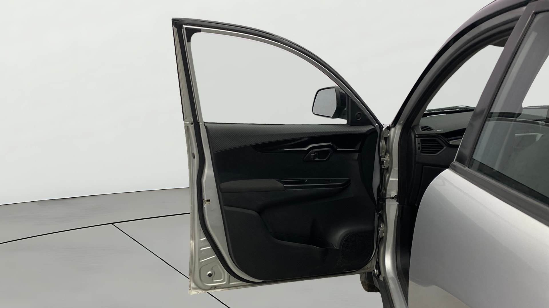 View 2020 Mahindra KUV100 K2 Petrol BS IV Image 30 Used 2020 Mahindra KUV100 K2 Petrol BS IV Image 30
