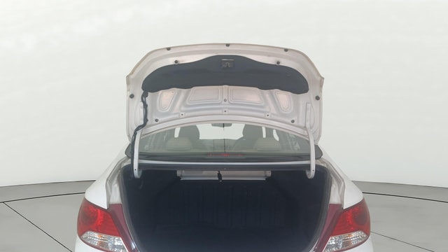 View Hyundai Fluidic Verna Image 31 Used Hyundai Fluidic Verna Image 31