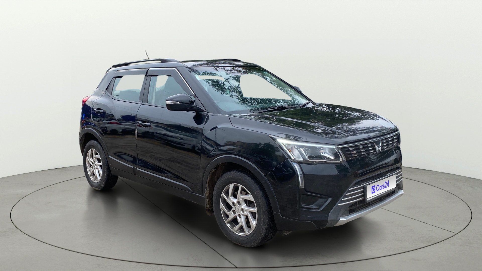 View 2023 Mahindra XUV300 W4 Petrol BS IV Image 22 Used 2023 Mahindra XUV300 W4 Petrol BS IV Image 22