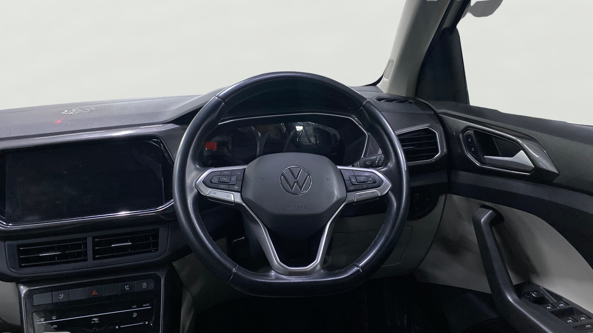 View 2023 Volkswagen Taigun 1.0 TSI Topline AT Image 13 Used 2023 Volkswagen Taigun 1.0 TSI Topline AT Image 13