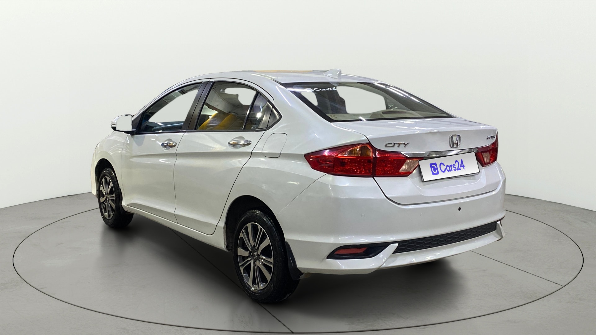 View 2022 Honda City ZX MT Diesel Anniversary Edition Image 2 Used 2022 Honda City ZX MT Diesel Anniversary Edition Image 2