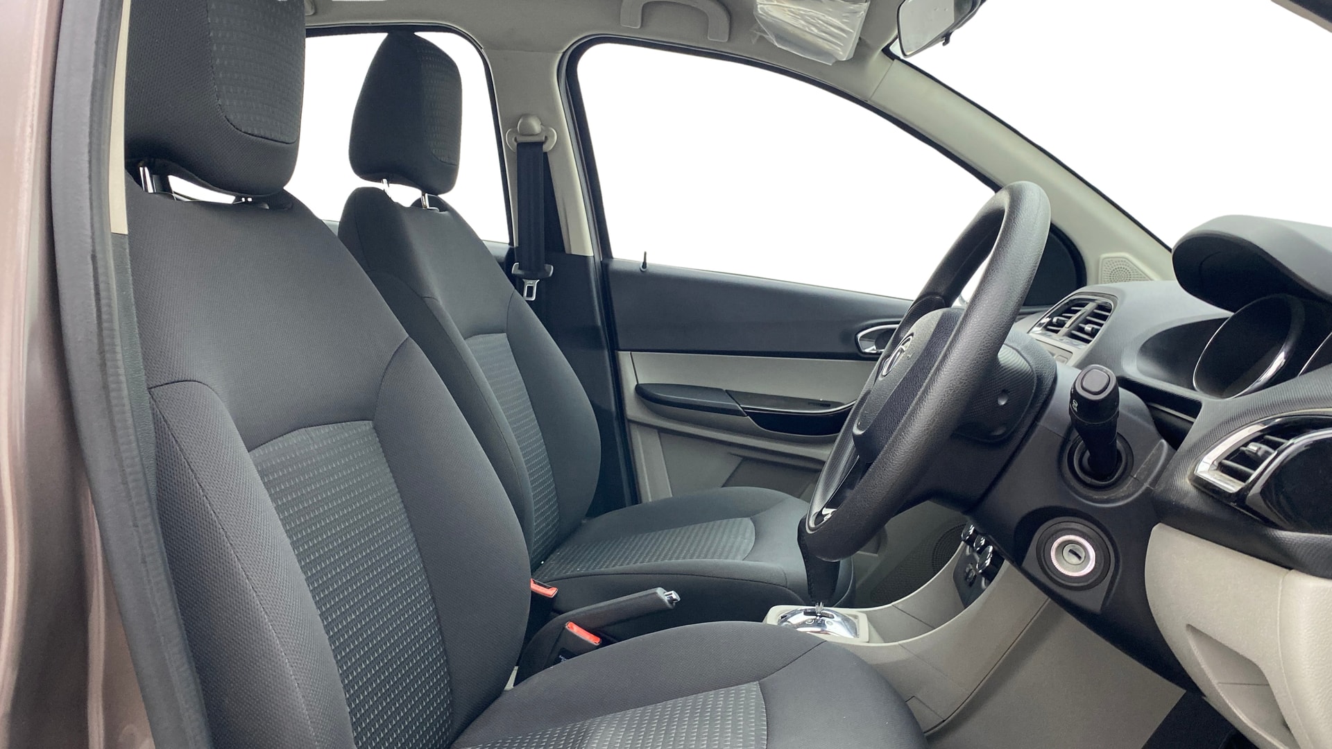 View 2018 Tata Tiago Revotorq XB Image 25 Used 2018 Tata Tiago Revotorq XB Image 25