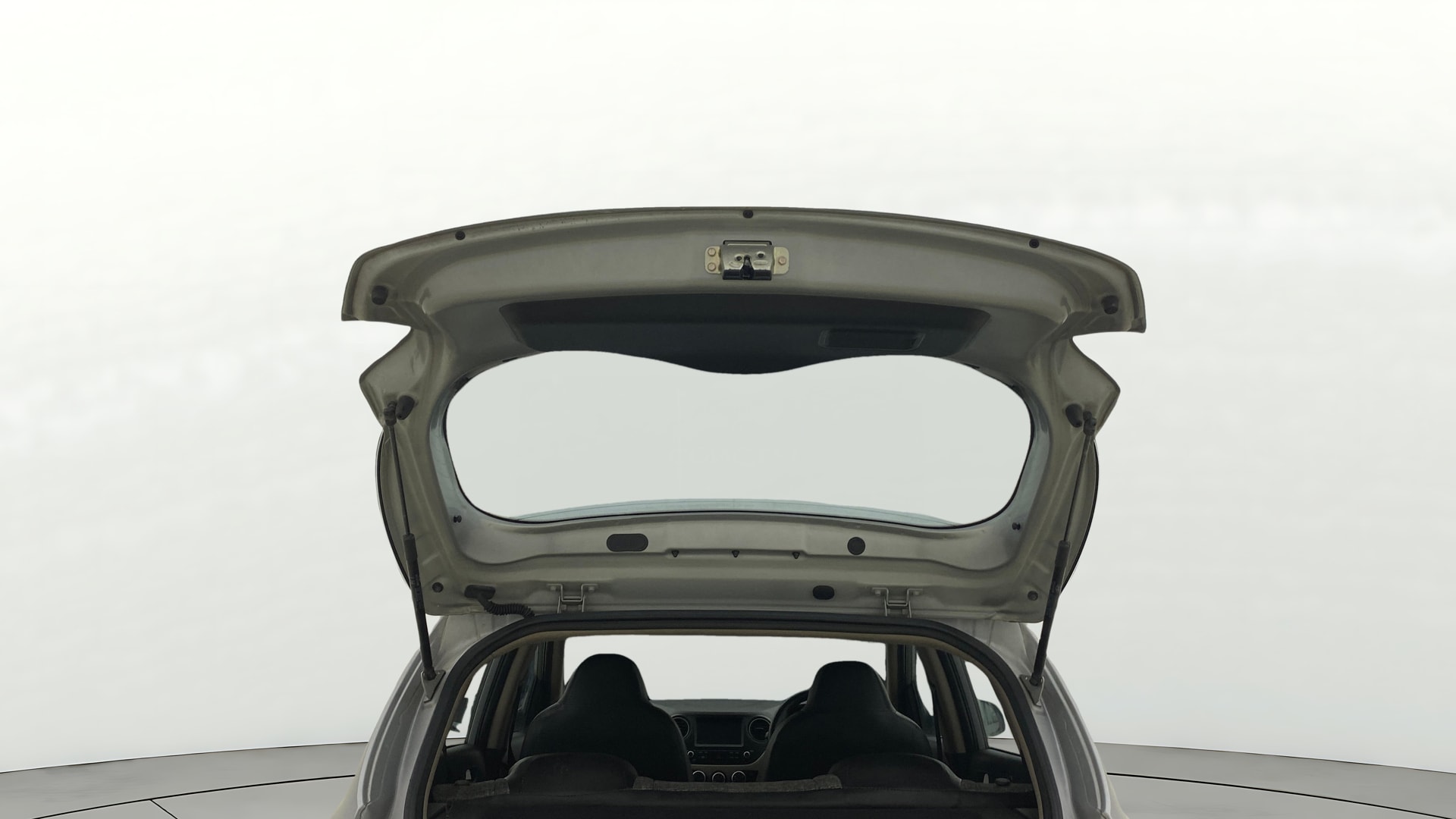 View 2019 Hyundai Grand i10 Sportz 1.2 Kappa Image 16 Used 2019 Hyundai Grand i10 Sportz 1.2 Kappa Image 16