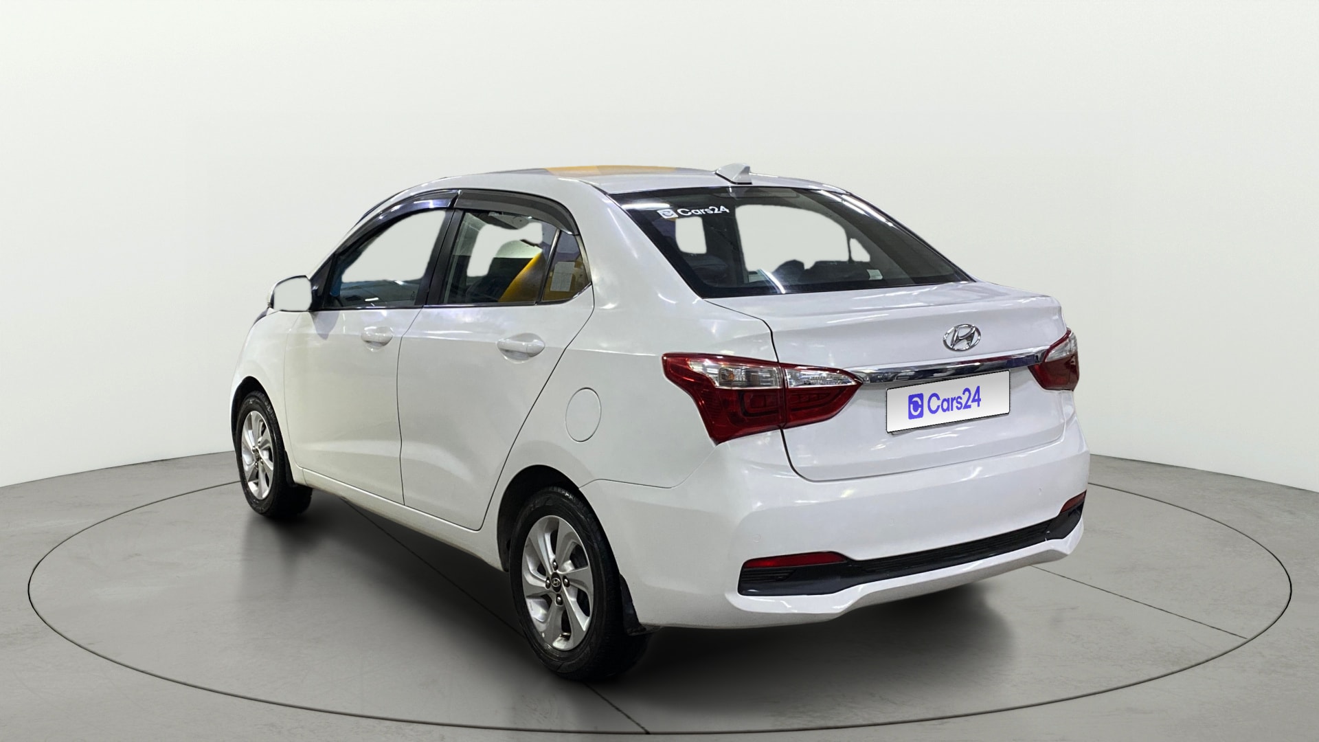 View 2018 Hyundai Xcent SX Petrol Image 2 Used 2018 Hyundai Xcent SX Petrol Image 2