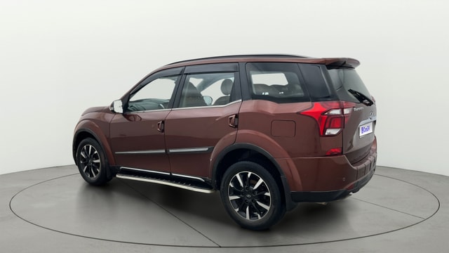 View Mahindra XUV500 Image 2 Used Mahindra XUV500 Image 2