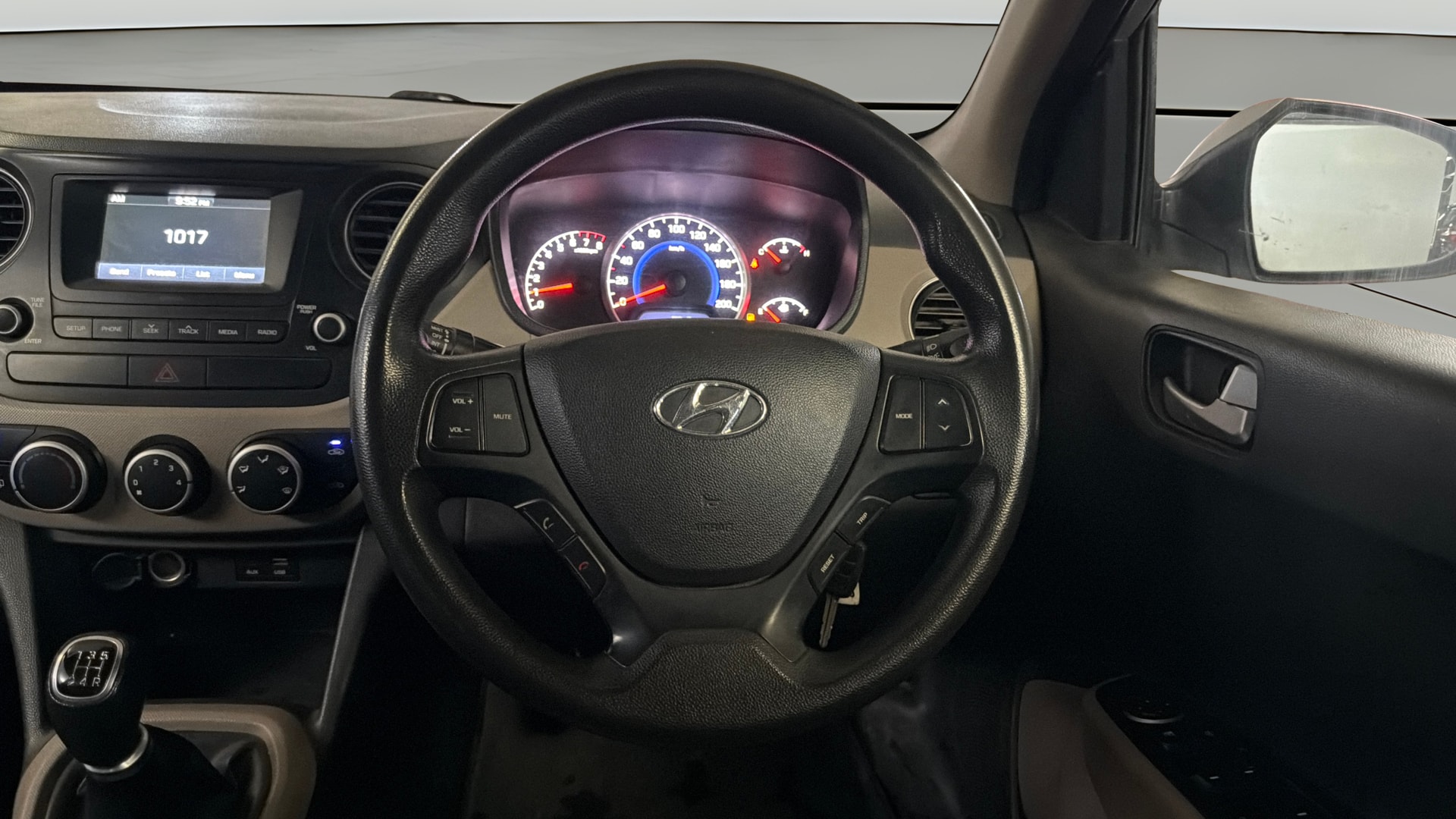 View 2018 Hyundai Grand i10 Sportz 1.2 Kappa Image 20 Used 2018 Hyundai Grand i10 Sportz 1.2 Kappa Image 20