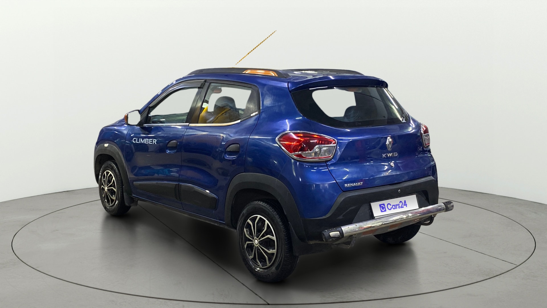 View 2017 Renault Kwid RXT 1.0 Driver Airbag Option Image 2 Used 2017 Renault Kwid RXT 1.0 Driver Airbag Option Image 2