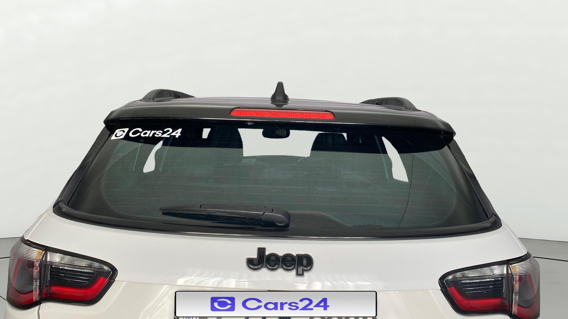 View 2024 Jeep Compass Limited 1.4 Multi AIR Petrol DDCT AT BS IV Image 5 Used 2024 Jeep Compass Limited 1.4 Multi AIR Petrol DDCT AT BS IV Image 5