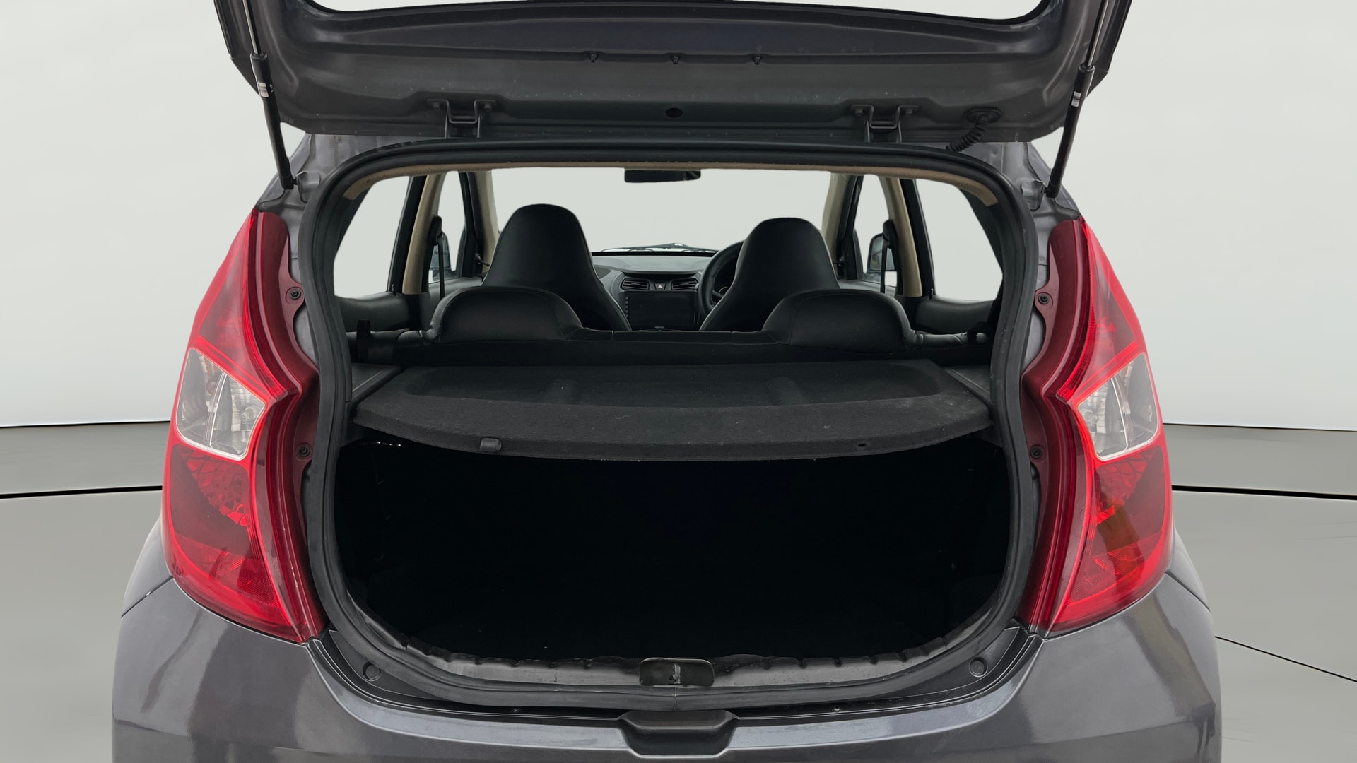 View 2017 Hyundai EON Magna Plus Image 37 Used 2017 Hyundai EON Magna Plus Image 37