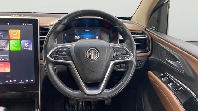 View MG Hector Plus Image 14 Used MG Hector Plus Image 14
