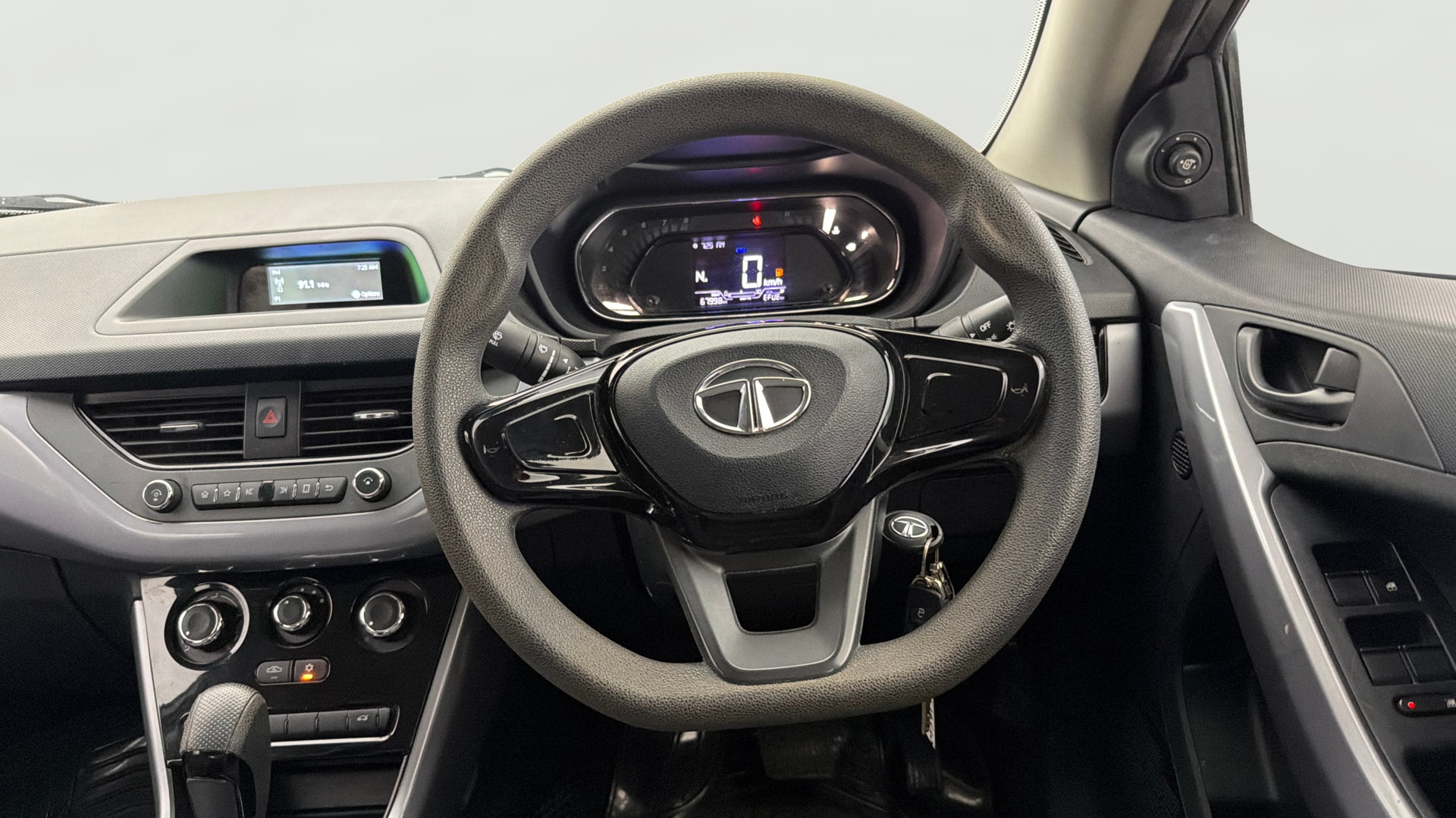 View 2021 Tata Nexon Revotron XMA AMT Image 20 Used 2021 Tata Nexon Revotron XMA AMT Image 20
