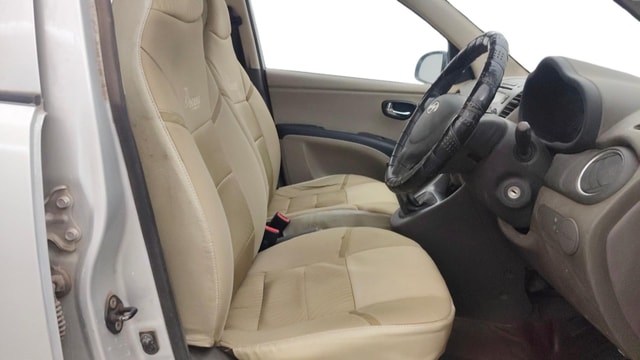 View Hyundai i10 Image 25 Used Hyundai i10 Image 25