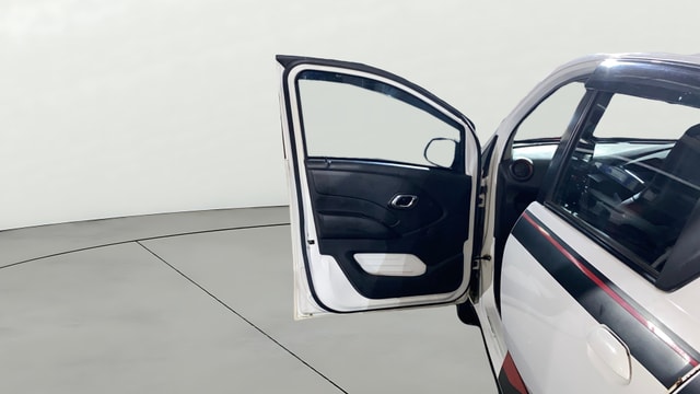 View Datsun Redi GO Image 30 Used Datsun Redi GO Image 30
