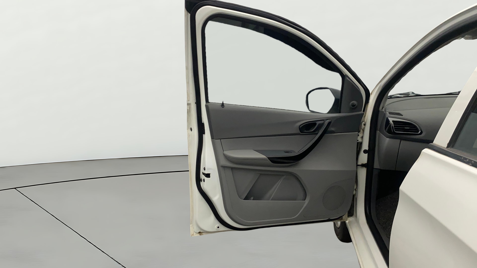 View 2022 Tata Tigor XE Diesel Image 30 Used 2022 Tata Tigor XE Diesel Image 30