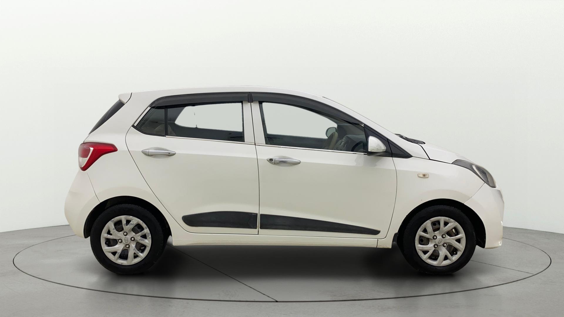 View 2018 Hyundai Grand i10 Magna 1.2 Kappa VTVT Image 8 Used 2018 Hyundai Grand i10 Magna 1.2 Kappa VTVT Image 8