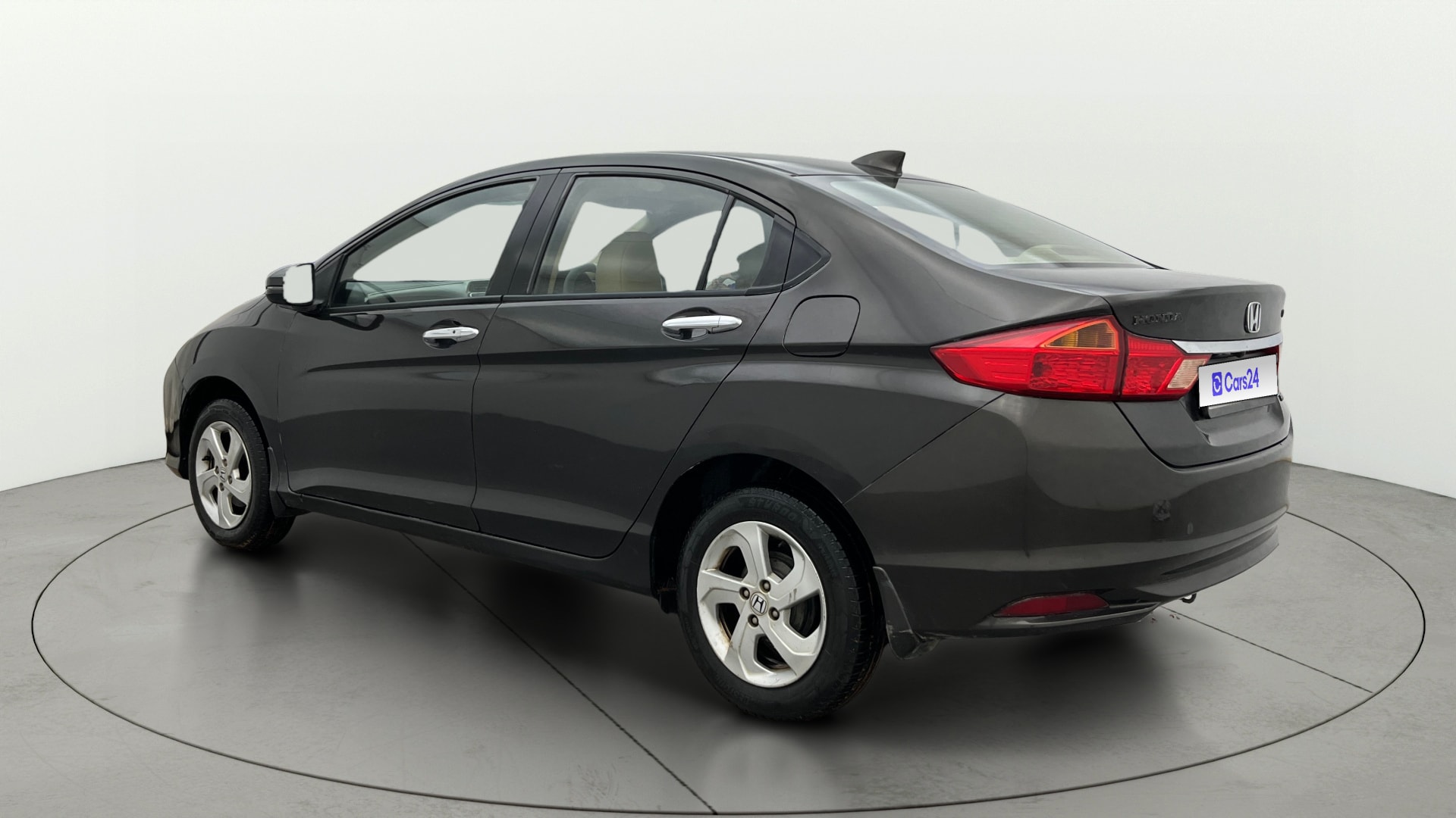 View 2015 Honda City ZX MT Diesel Anniversary Edition Image 2 Used 2015 Honda City ZX MT Diesel Anniversary Edition Image 2