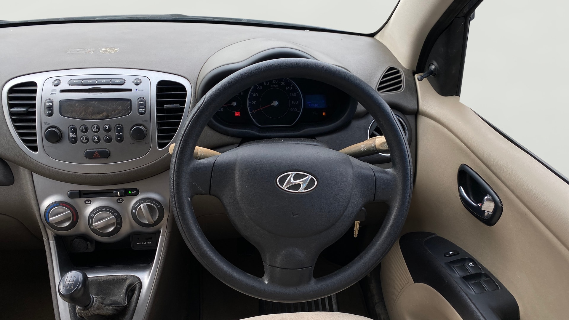 View 2014 Hyundai i10 1.2 Asta MT Image 12 Used 2014 Hyundai i10 1.2 Asta MT Image 12