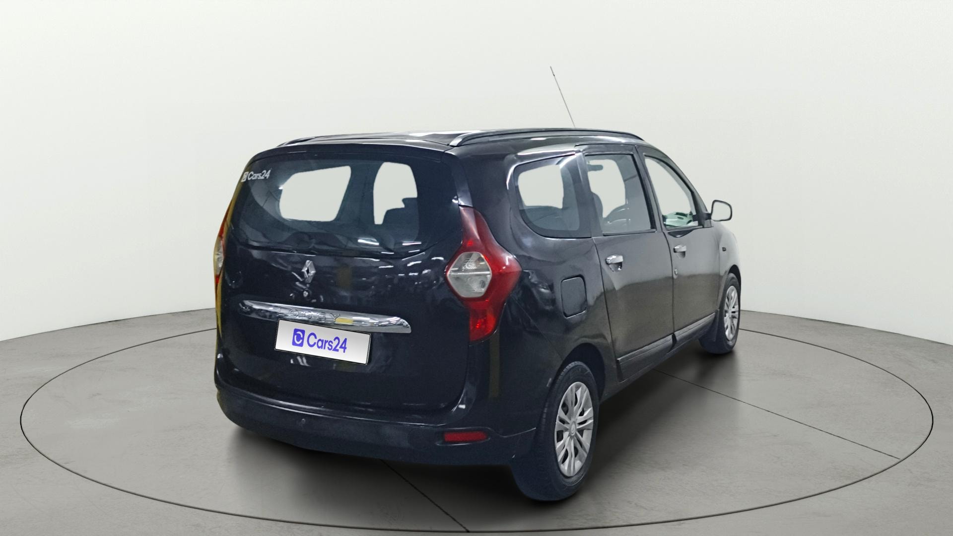 View 2016 Renault Lodgy 85 PS RxL 8 Seater Image 47 Used 2016 Renault Lodgy 85 PS RxL 8 Seater Image 47