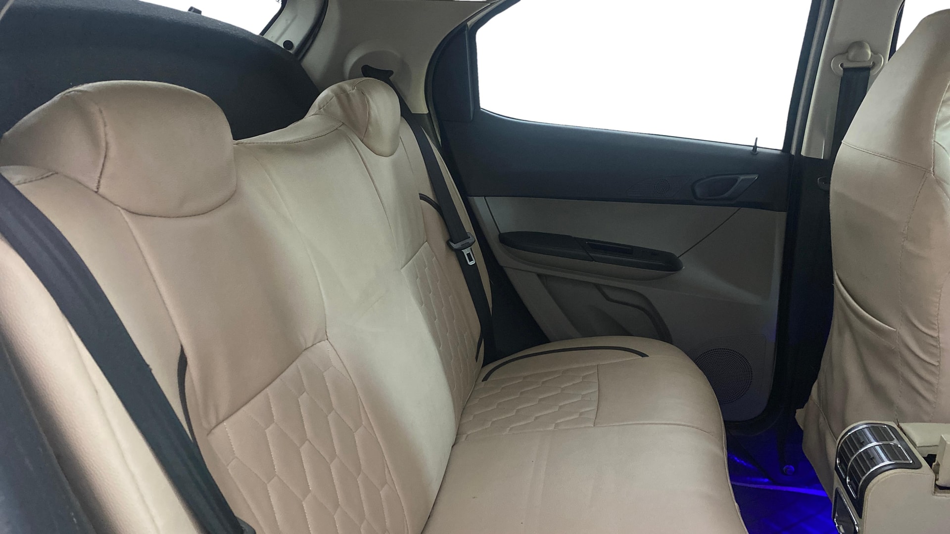 View 2018 Tata Tiago Revotorq XB Image 29 Used 2018 Tata Tiago Revotorq XB Image 29