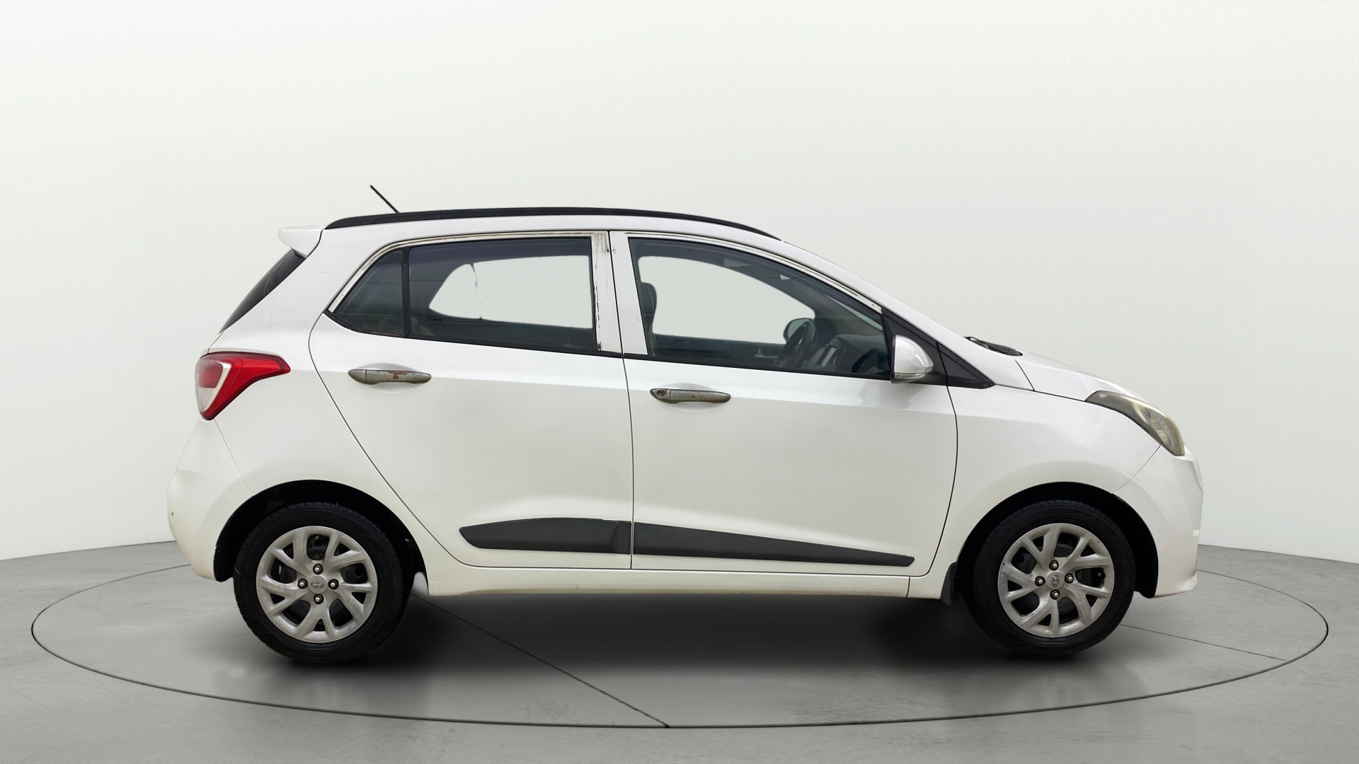 View 2019 Hyundai Grand i10 Sportz 1.2 Kappa Image 8 Used 2019 Hyundai Grand i10 Sportz 1.2 Kappa Image 8
