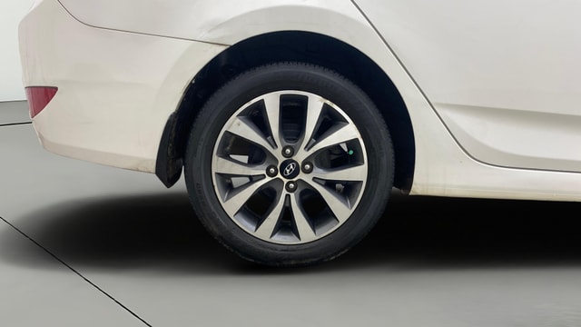 View Hyundai Fluidic Verna Image 24 Used Hyundai Fluidic Verna Image 24