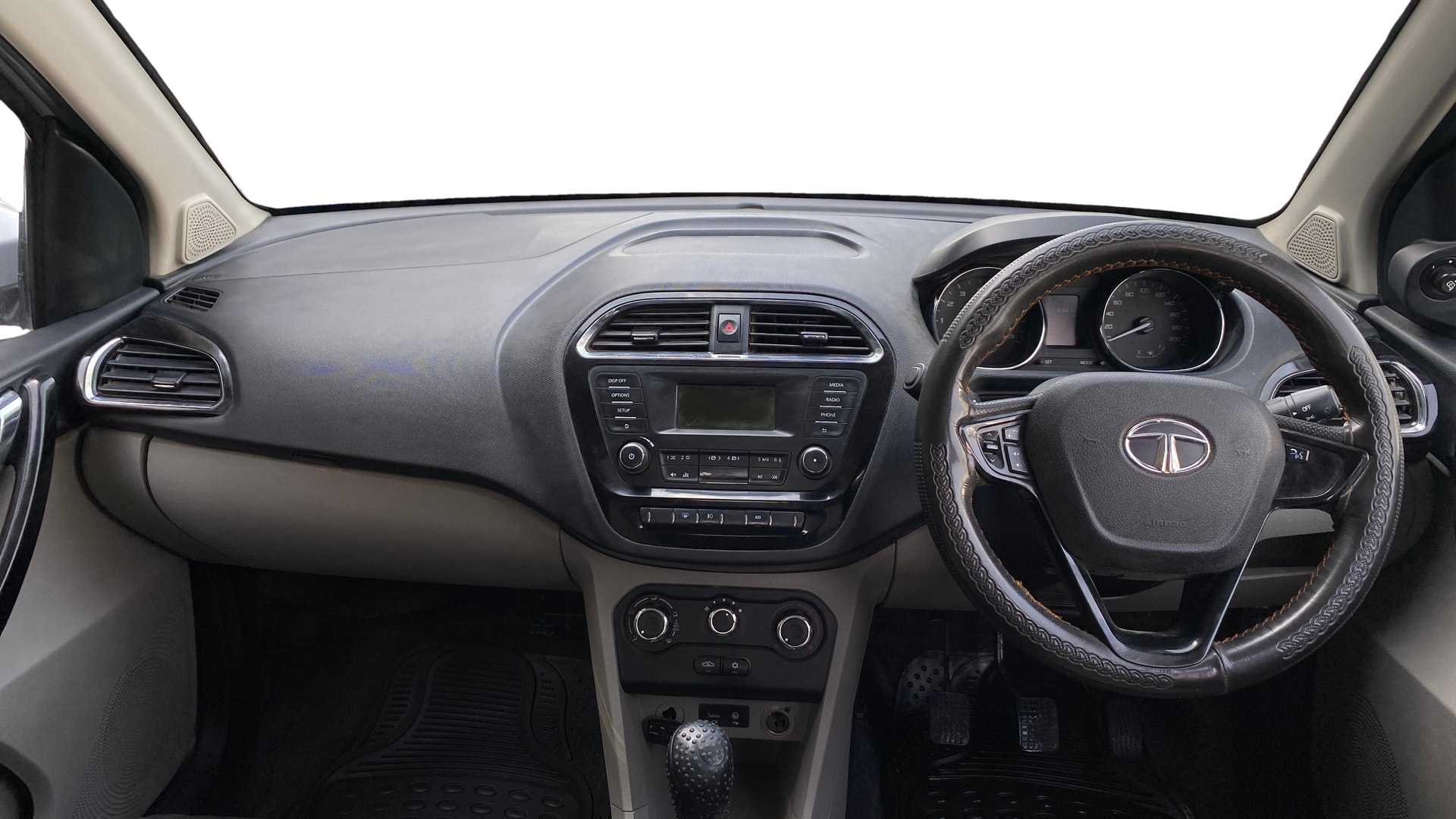 View 2018 Tata Tiago Revotorq XB Image 15 Used 2018 Tata Tiago Revotorq XB Image 15